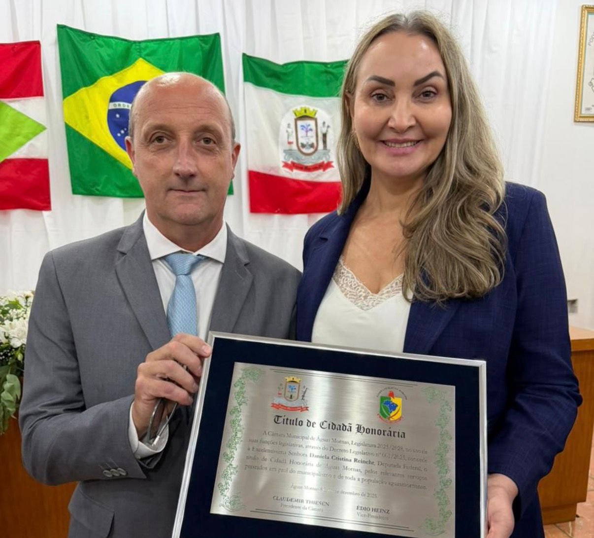 Deputada Daniela recebe Título de Cidadã Aguasmornense e reforça compromisso com o desenvolvimento do município