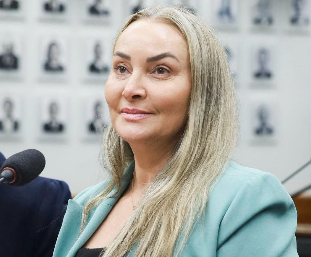Deputada Daniela anuncia pagamento de R$ 10,7 milhões para infraestrutura e aquisição de equipamentos a 18 municípios catarinenses