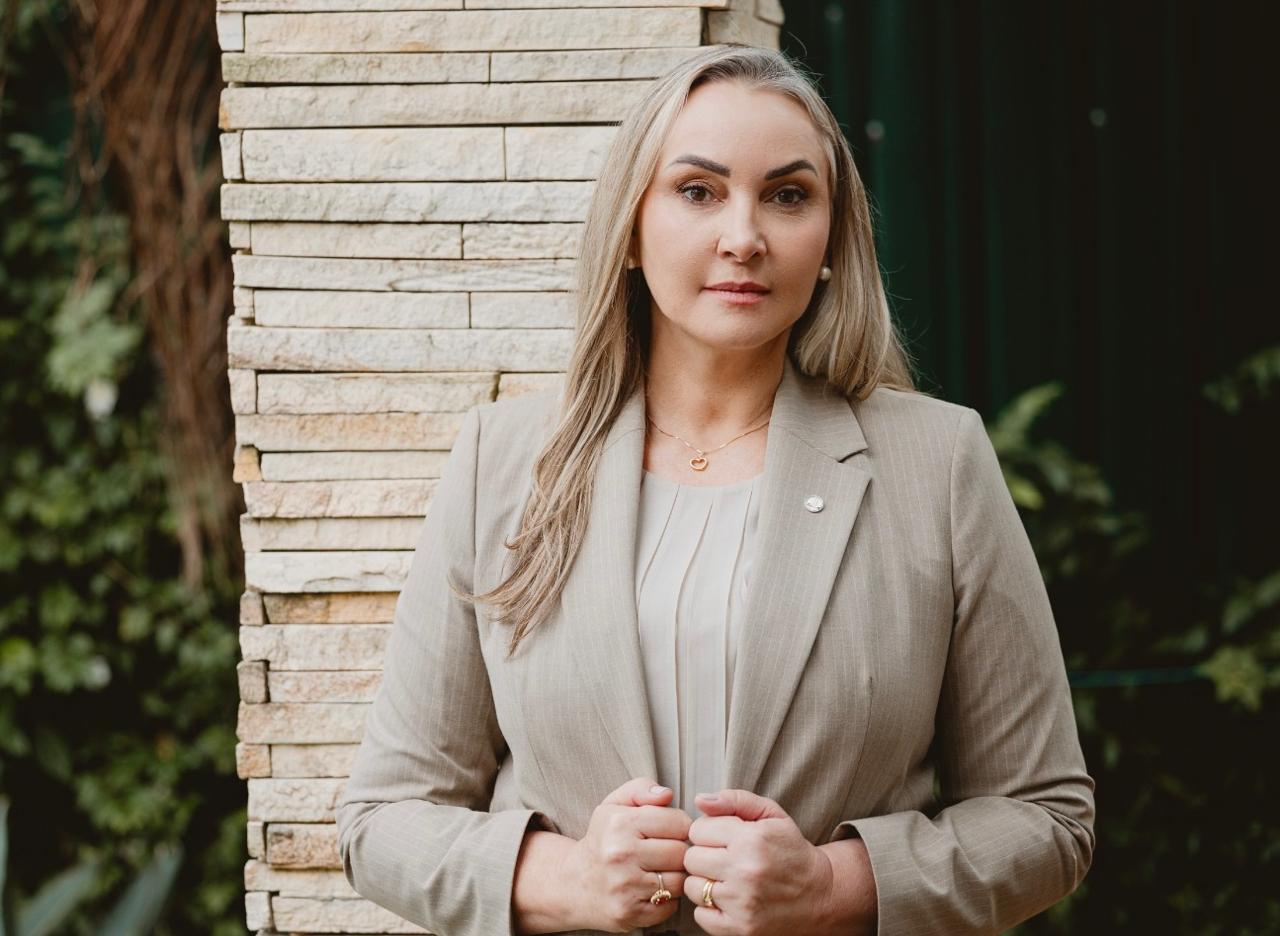 Agosto Lilás: fortalecimento da mulher, consequência para o agressor