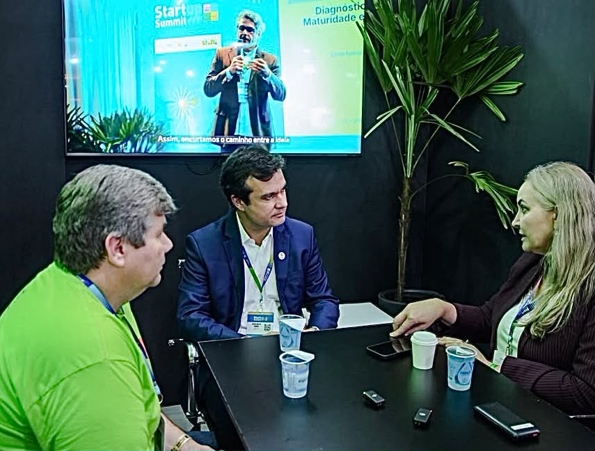Daniela Reinehr reforça diálogo com setor de tecnologia durante Startup Summit