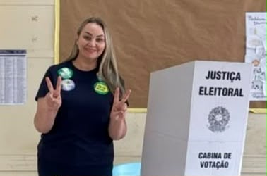 Daniela Reinehr vota em Chapecó e busca continuidade do trabalho na Câmara dos Deputados