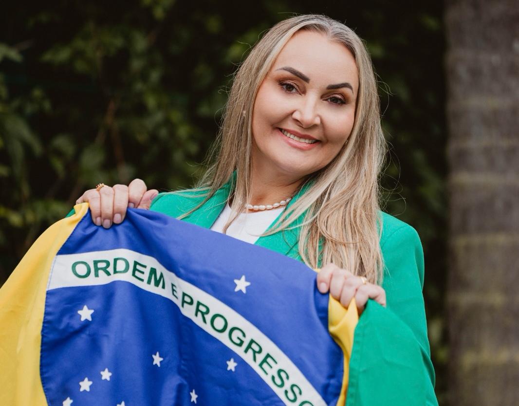 Daniela Reinehr convoca eleitores a voltar às urnas para mudar o rumo do país